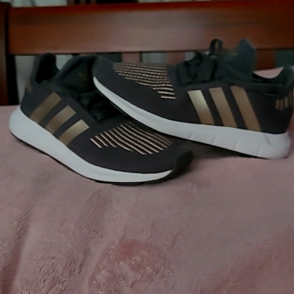 Gray and Rose Gold Adidas - Picture 4 of 5